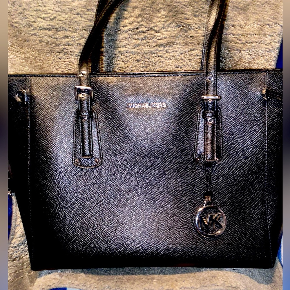 Michael Kors Voyager Black Large Pebbled Leather Satchel Handbag